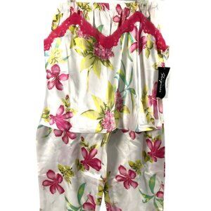 Beautiful Premier Intimates Women's Pajama Set.